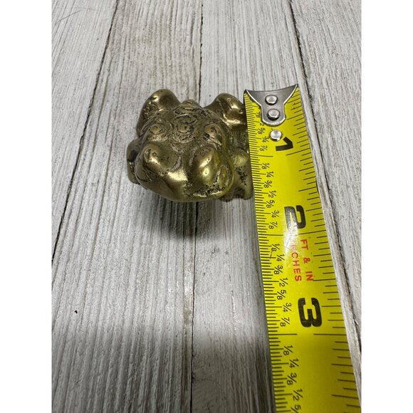 Vintage Brass Oriental Frog with Spots Paperweight Statue 1.5" Long Home Decor - Picture 7 of 8